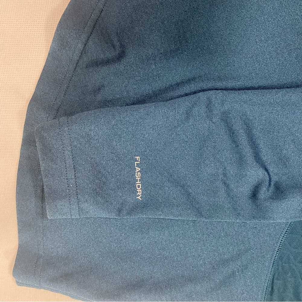 North Face 1/2 Zip Lightweight Pullover
Women's. Size M - Picture 6 of 8